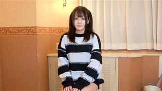 FC2-PPV-3273871 【奇闻趣事390】《我不知道……》奇闻趣事和一位超萌的Pien妹♡放养生殖器内壁的生殖器享受，还很兴奋油豆沙大叔♡*解说福利/高质量版