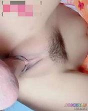  激情玩弄小姨子的剃逼骚毛床上扣舔爆操爽得小骚鸡直喊着射里面